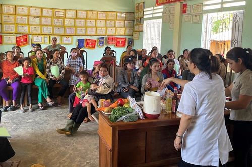 Phối hợp với các bộ, ngành, địa phương tháo gỡ khó khăn trong thực hiện các chương trình Mục tiêu quốc gia