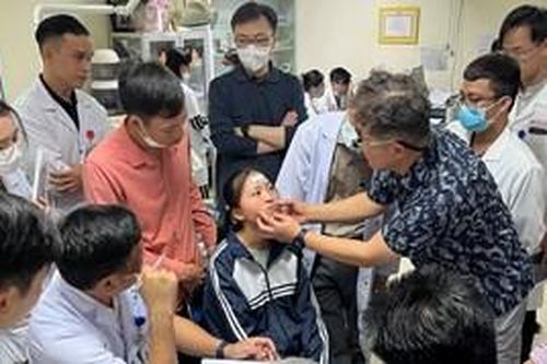 Tiếp nhận phẫu thuật cho trẻ bị dị tật khe hở môi - vòm miệng trước ngày 17/7