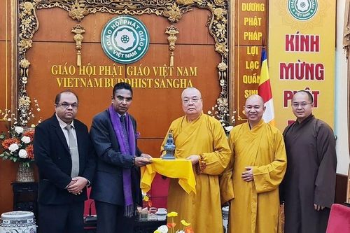 Hà Nội: Chư vị giáo phẩm lãnh đạo GHPGVN tiếp Đại sứ đặc mệnh toàn quyền Sri Lanka