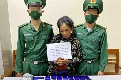 Tóm gọn nữ quái 'ôm' 12.000 viên ma túy tổng hợp