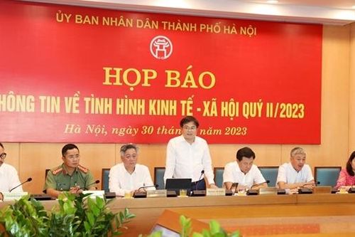 Hà Nội cam kết không thiếu điện; giá nước tăng theo lộ trình 2 năm
