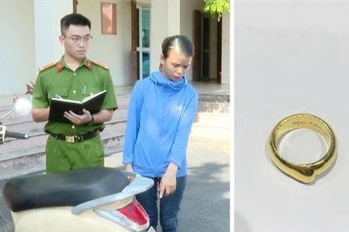Vờ mua, đeo chiếc nhẫn 5 chỉ vào tay rồi tẩu thoát khỏi tiệm vàng