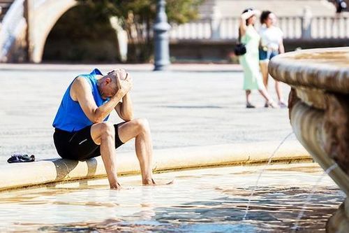 Tây Ban Nha: Nhiệt độ đầu mùa hè lên tới 44 độ