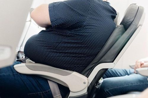 Ác mộng khi đi máy bay của hành khách ngoại cỡ