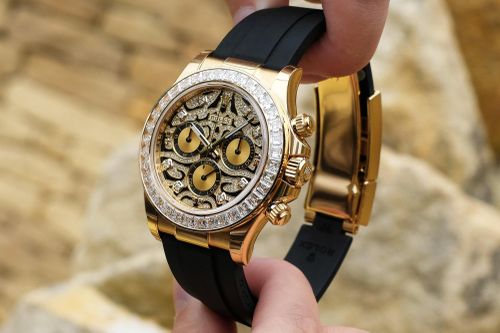 Đồng hồ xa xỉ ở thị trường thứ cấp giảm giá sâu