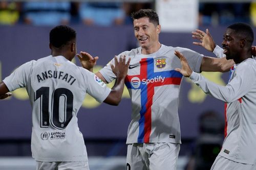 UEFA cho phép Barca dự Champions League