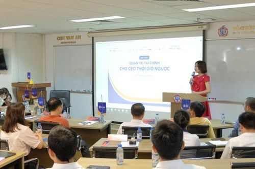 Chuyên gia khuyến nghị giải pháp quản trị dòng tiền hiệu quả thời 'gió ngược'