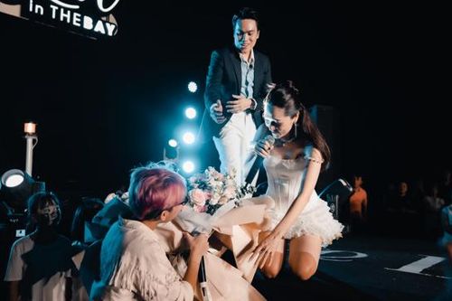 Bảo Anh được fan nữ 'tỏ tình' trên sân khấu 'Love in the Bay'