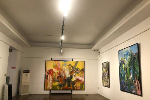 Cuốn hút với tranh biểu hiện trừu tượng của họa sĩ Trần Hải Minh