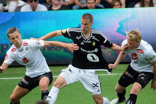 Chuyển động bóng đá Việt ngày 1/7: Hà Nội FC sắm tiền đạo khủng, Thanh Hóa mượn chân sút đội hạng Nhất