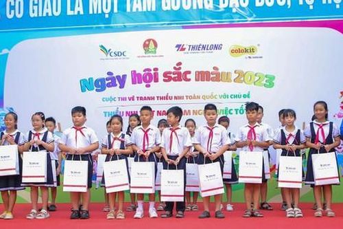 Ngày hội sắc màu 'Thiếu nhi Việt Nam làm nghìn việc tốt'