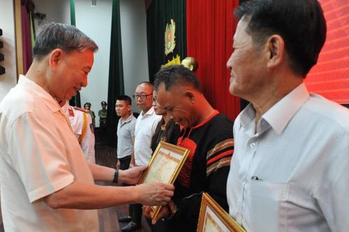 Bộ trưởng Bộ Công an Tô Lâm thăm và làm việc tại Đắk Lắk