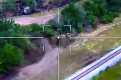 Video Lancet xóa sổ pháo M777 do Mỹ sản xuất ở Kherson