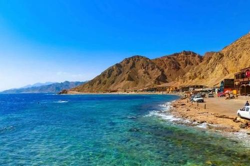Điểm lặn nguy hiểm và... hấp dẫn nhất