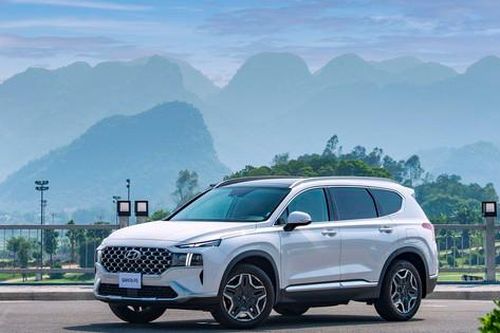 Hyundai SantaFe Hybrid 2023 chính thức ra mắt tại Việt Nam