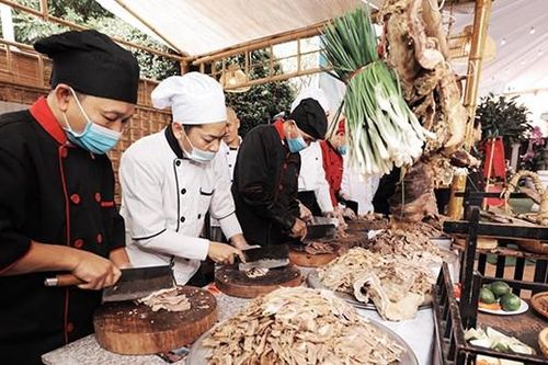 Nhờ bí mật trong bát phở, chàng trai thành Nam tán đổ cô gái Hà Nội