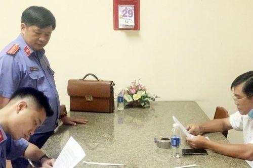 Liên quan tới bà trùm buôn lậu, cựu Trưởng Phòng Cảnh sát điều tra bị khởi tố