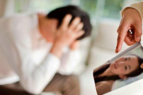 Vợ tung chiêu độc khiến chồng tự chấm dứt chuyện ngoại tình