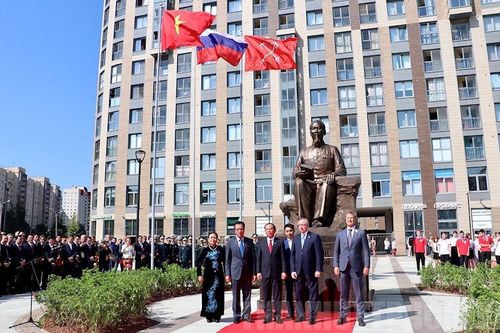 Khánh thành tượng Bác Hồ tại thủ đô phương bắc nước Nga