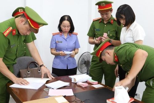 Bắt nguyên Giám đốc tài chính Công ty cổ phần Vạn Xuân