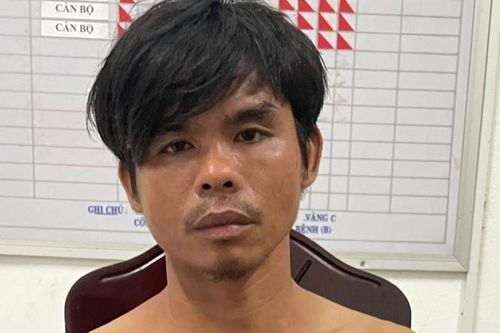 Con trai dùng dao đâm cha ruột tử vong
