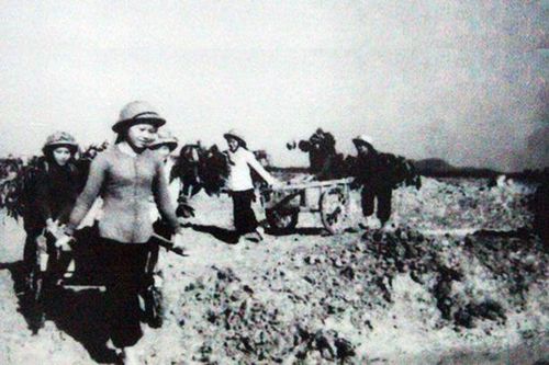 'Sống bám cầu, bám đường, chết kiên cường, dũng cảm'