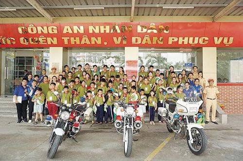 Một ngày làm chiến sĩ công an nhân dân