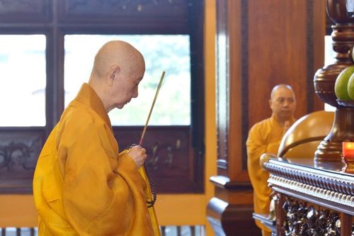 Chư Trưởng lão Hội đồng Chứng minh thính giới cùng đại chúng tại Việt Nam Quốc Tự