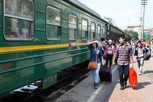 Lượng hành khách đi tàu tuyến Hà Nội-Hải Phòng tăng đột biến