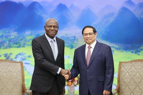 Thủ tướng Phạm Minh Chính tiếp Tổng Giám đốc Tổ chức Lao động Quốc tế