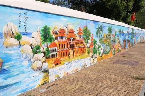 Công bố bức tranh tường ở Ninh Thuận dài nhất Việt Nam