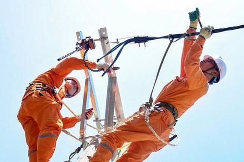 Giọt mồ hôi người thợ áo cam