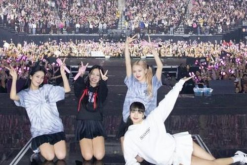 Bí kíp săn vé concert BLACKPINK tại Hà Nội: Cẩn trọng với bẫy lừa đảo khi 'đu idol'