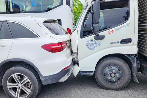 Nhiều ôtô tông liên hoàn gây kẹt xe gần 3 km ở Phan Thiết