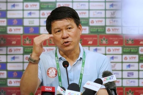 HLV Vũ Tiến Thành lý giải trận thua Viettel