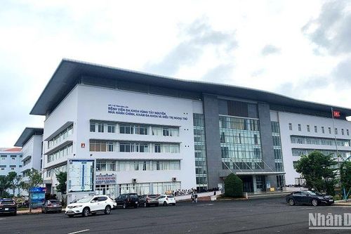 Hai người bị sét đánh, một người tử vong