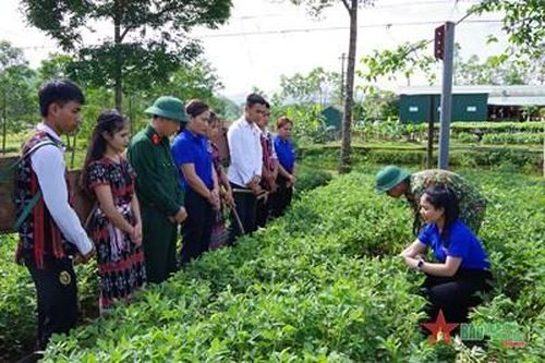 Nhân lên 'hạt giống đỏ' nơi biên cương