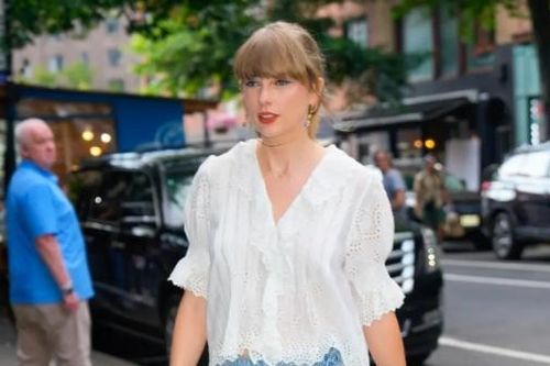 Không dọn rác trước nhà, ngôi sao nhạc pop Taylor Swift bị phạt hơn 3.000 USD