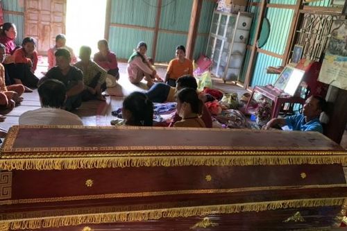 Gia Lai: Ba em nhỏ đuối nước thương tâm dưới ao