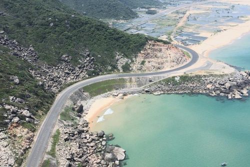 Cận cảnh con đường tuyệt đẹp nơi Hòa Phát đề xuất đặt nhà máy gang thép