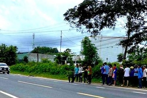 Lao ô tô vào nhau rồi hỗn chiến, một người tử vong