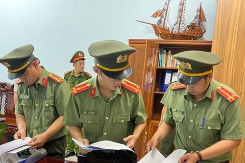Bắt tạm giam giám đốc Ban quản lý Rừng phòng hộ Hương Thủy