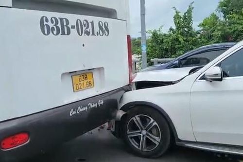 Tai nạn liên hoàn giữa 5 ôtô ở TP Phan Thiết, kẹt xe kéo dài hơn 3 km