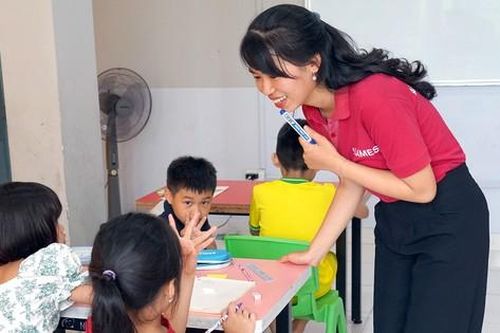 Lớp học Toán - Tiếng Anh hè miễn phí cho học sinh tiểu học toàn quốc