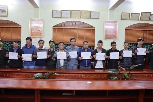 Phó Chủ tịch huyện ở Lai Châu bị cách tất cả chức vụ trong Đảng vì đánh bạc