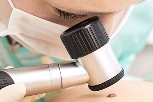 Phát hiện ung thư nhờ người lạ đi cùng tàu