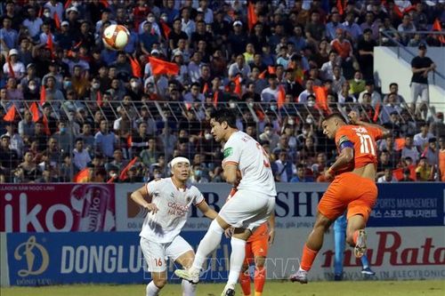 V.League 1-2023: Bám đuổi sát sao trong nhóm tranh ngôi vô địch sau vòng 13