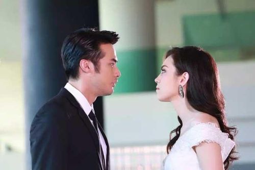 Chồng cũ ngỏ ý quay lại, tôi đưa ra chiếc váy khiến anh ta xấu hổ