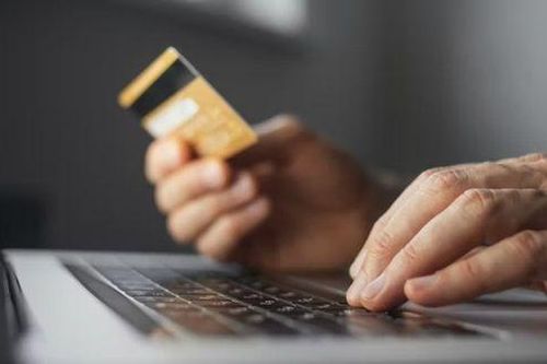 Bị lừa hơn 600 triệu đồng vì tham gia nhóm 'tình một đêm' trên mạng xã hội