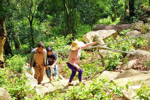Chinh phục núi Bà Đội Om